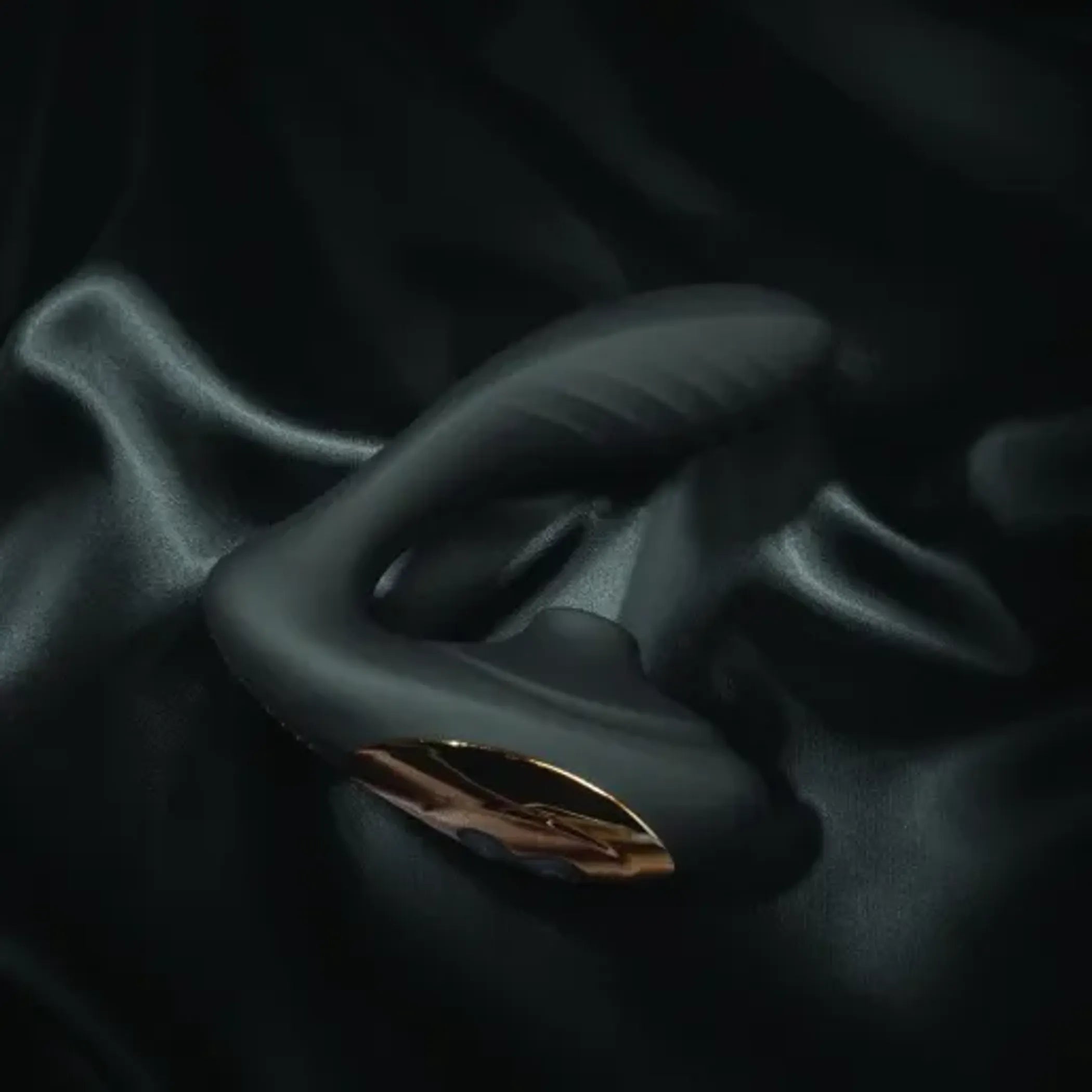 Coquette The Royal Embrace