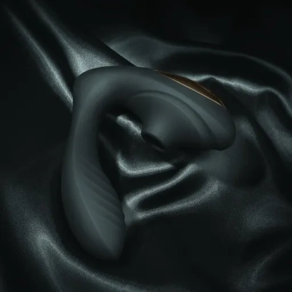 Coquette The Royal Embrace